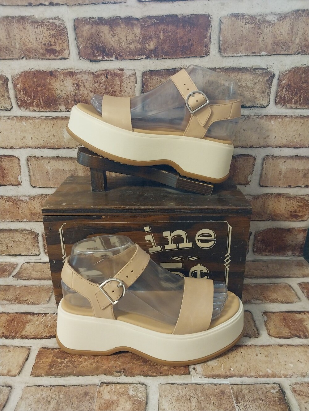 Pre-owned Sorel Dayspring Ankle Strap Sandals